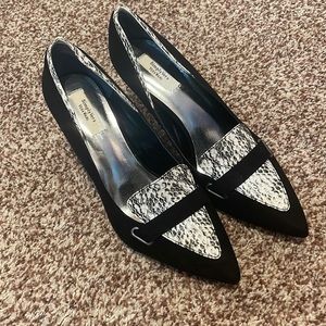 Woman’s size 10 Vera wang pumps